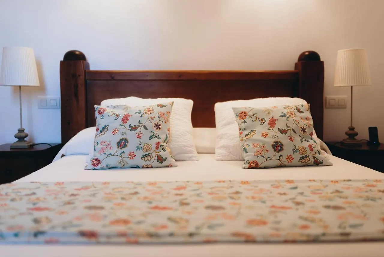 Can Serrete Sineu  Hotel
